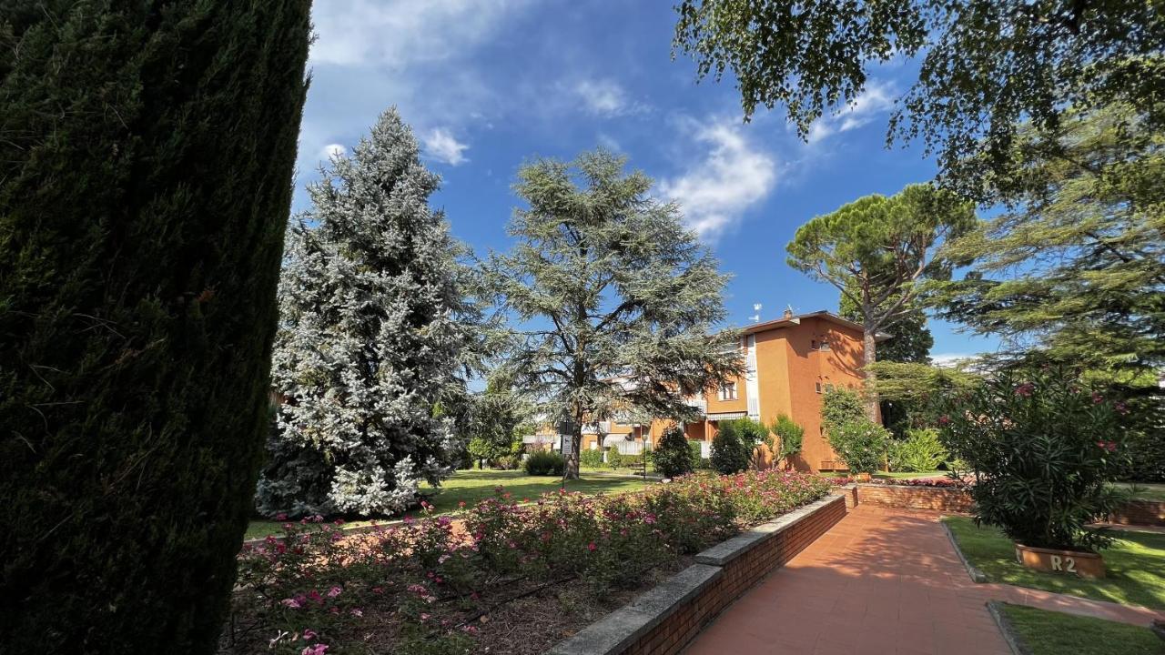 Easy Apartments Peschiera Peschiera del Garda Exterior photo