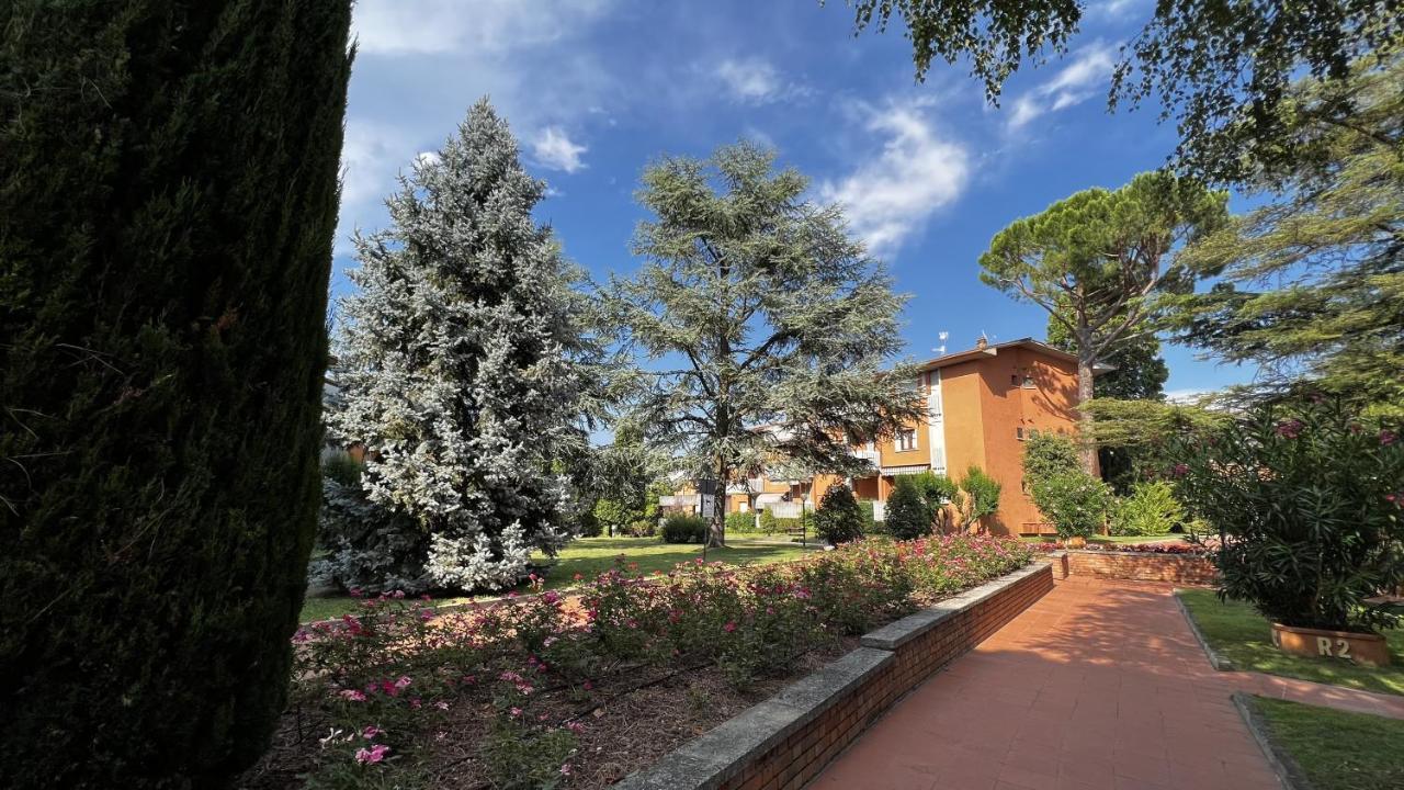 Easy Apartments Peschiera Peschiera del Garda Exterior photo